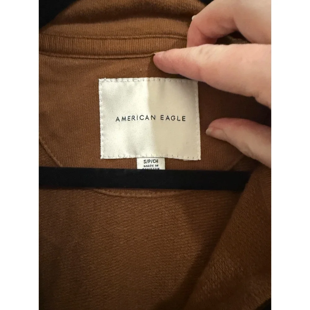 Men's American Eagle Quarter Zip pullover Camel Brown Size Small SKU 0149